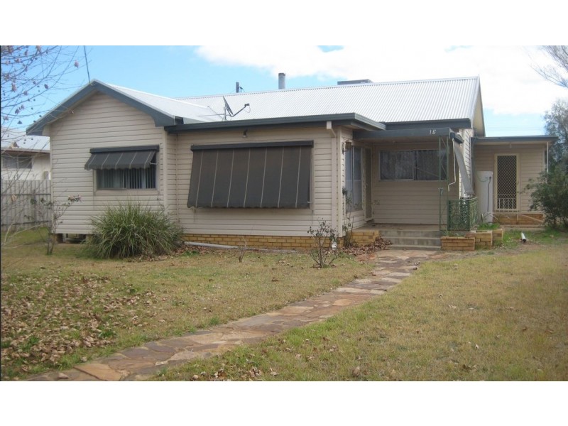 16 Zara Street, Goolgowi NSW 2652