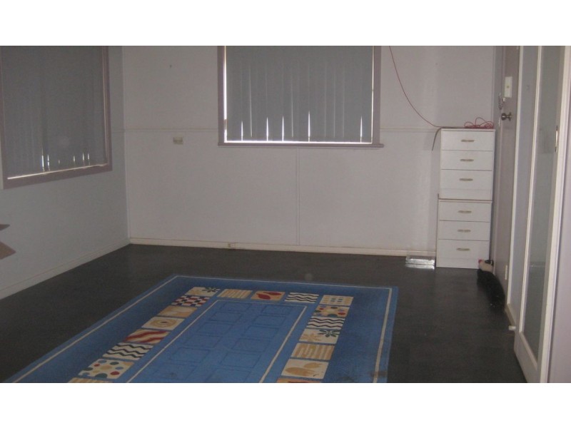 16 Zara Street, Goolgowi NSW 2652