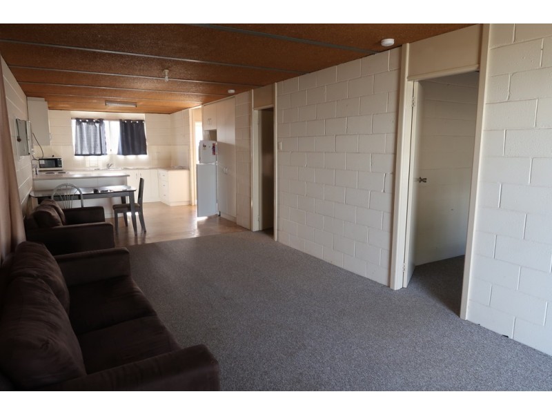 3/208 High Street, Hillston NSW 2675