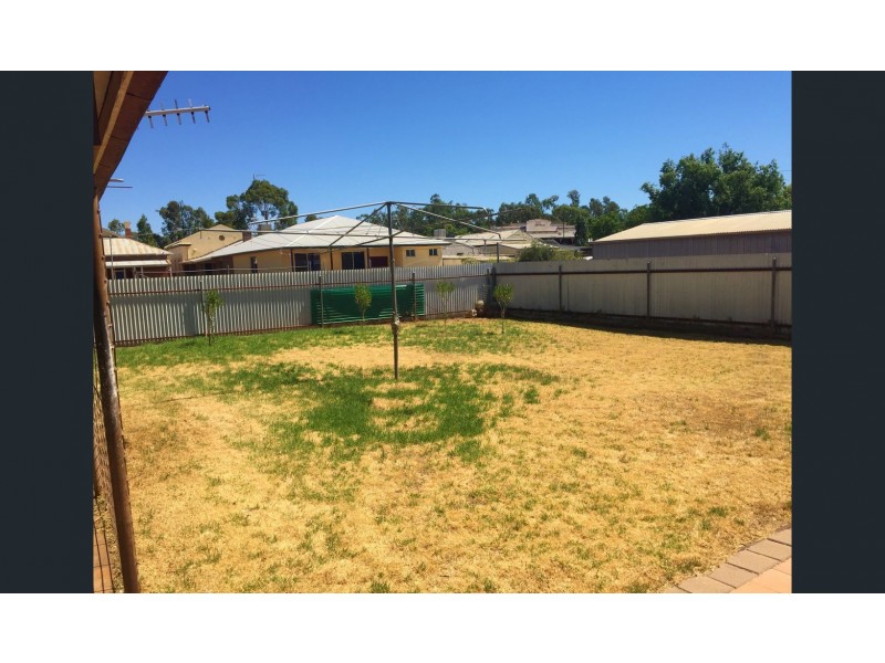 41 MOLESWORTH STREET, Hillston NSW 2675