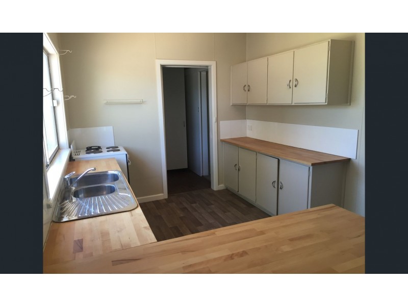 41 MOLESWORTH STREET, Hillston NSW 2675