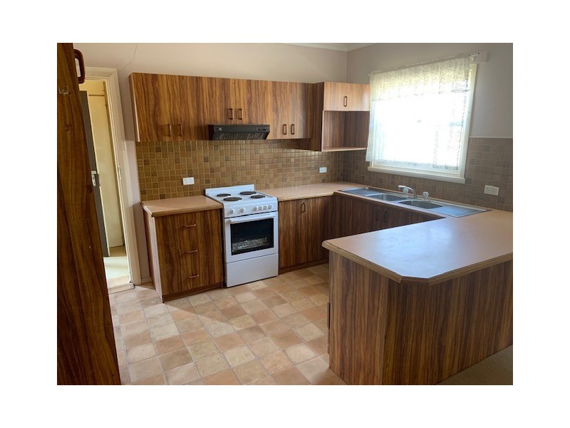32 Moore Street, Hillston NSW 2675
