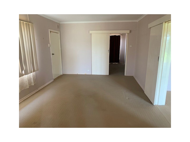 32 Moore Street, Hillston NSW 2675