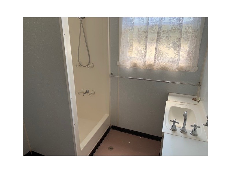 32 Moore Street, Hillston NSW 2675