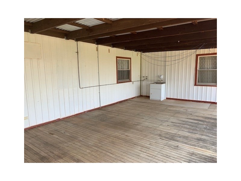 32 Moore Street, Hillston NSW 2675