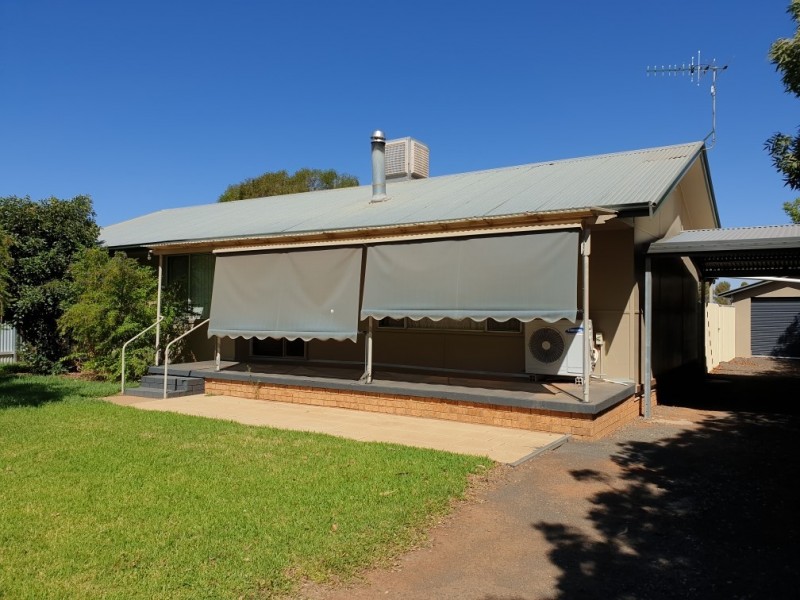 36 Gratton Street, Hillston NSW 2675