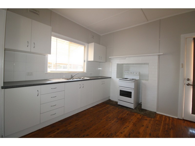 27 Griffin Avenue, Griffith NSW 2680