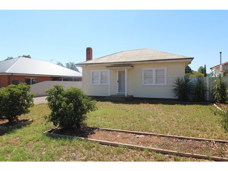 27 Griffin Avenue, Griffith NSW 2680