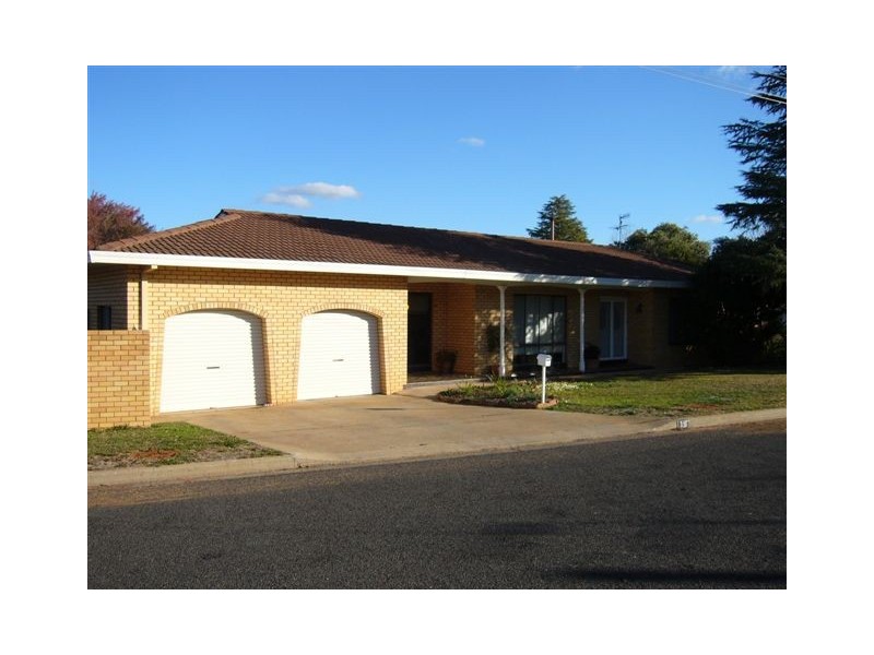 19 HART STREET, Griffith NSW 2680