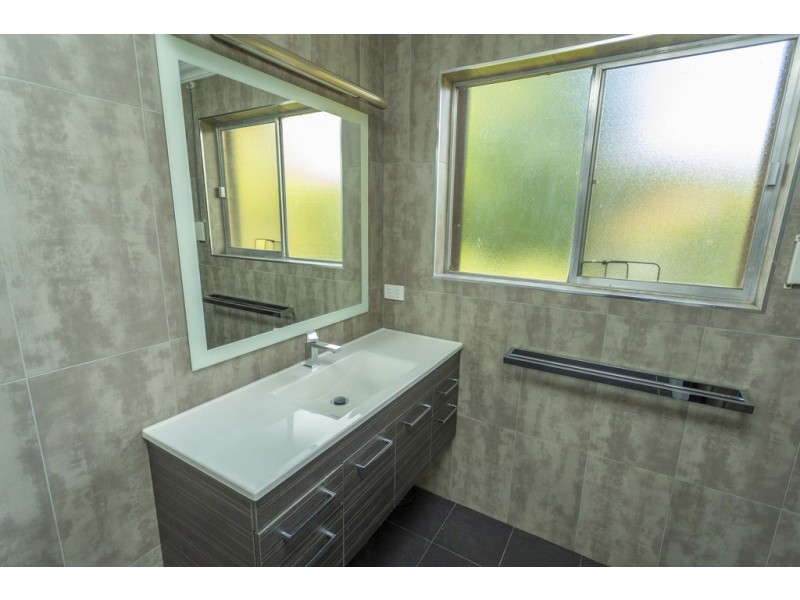 76 Ross Crescent, Griffith NSW 2680