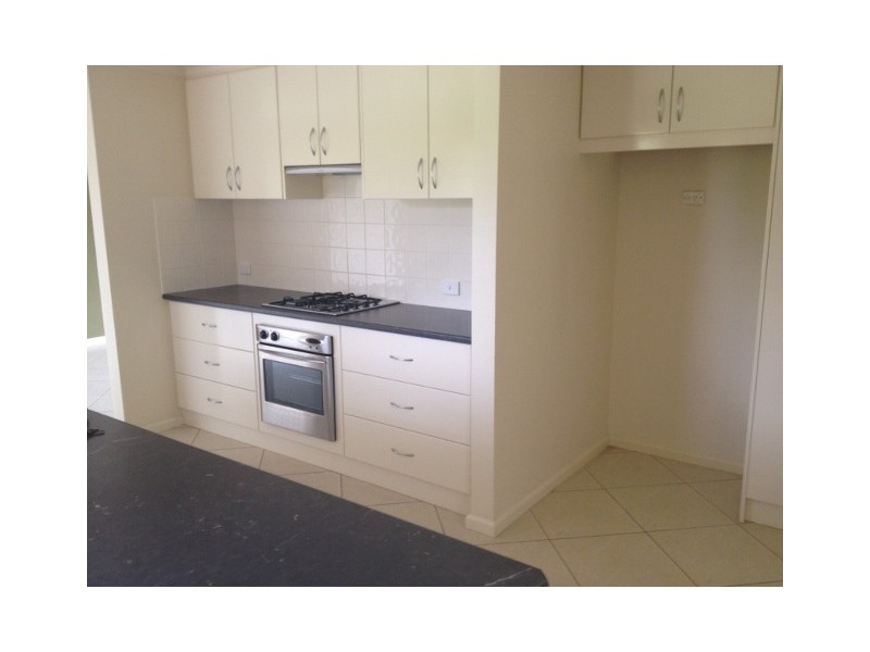 72 LAWFORD CRES, Griffith NSW 2680