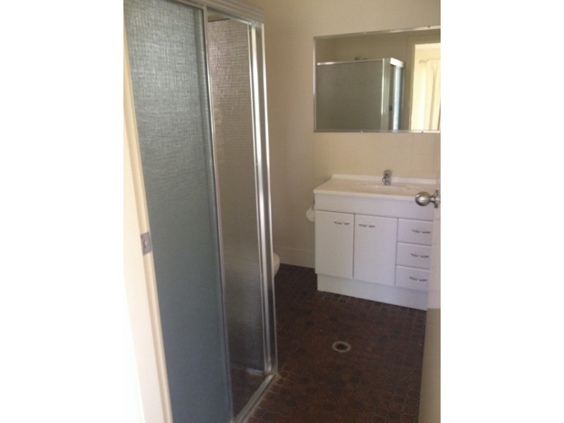 72 LAWFORD CRES, Griffith NSW 2680