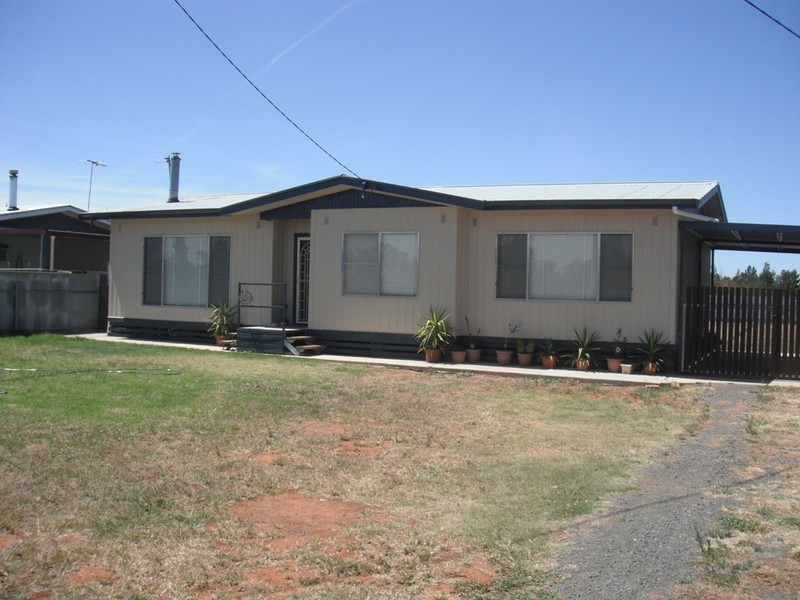 35  Napier Street, Goolgowi NSW 2652