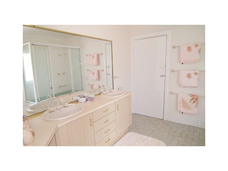 2677 HAMILTON RD, Yoogali NSW 2680