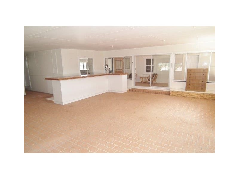 2677 HAMILTON RD, Yoogali NSW 2680