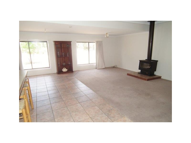 2677 HAMILTON RD, Yoogali NSW 2680