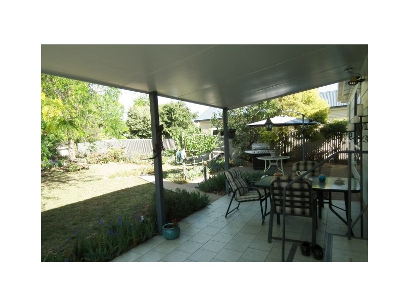 25 PARK STREET, Yenda NSW 2681