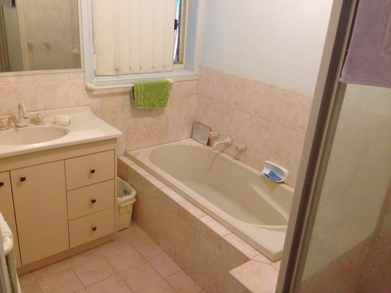 2 EVANSIDE PARADE, Griffith NSW 2680