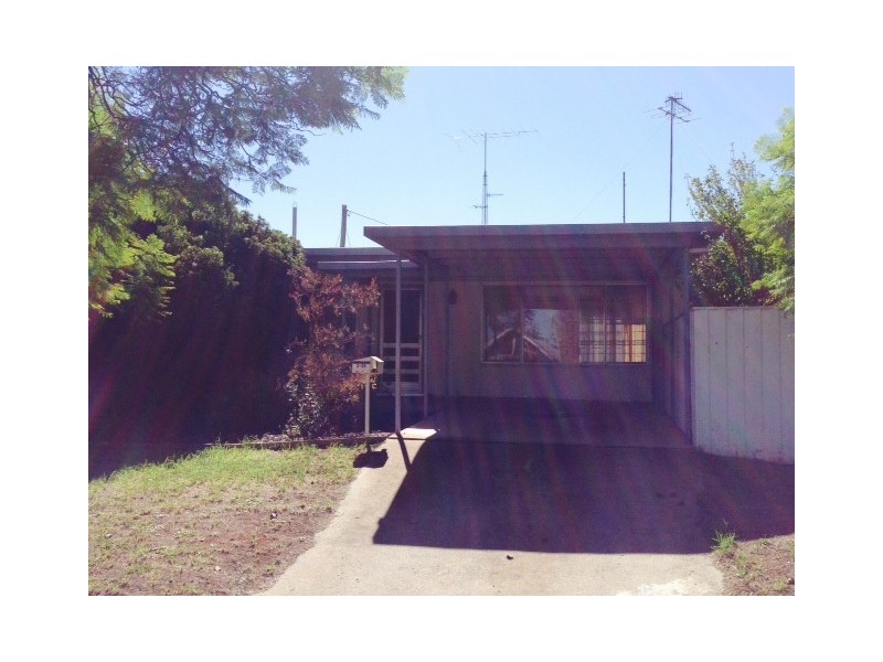 2/35 KONOA STREET, Griffith NSW 2680