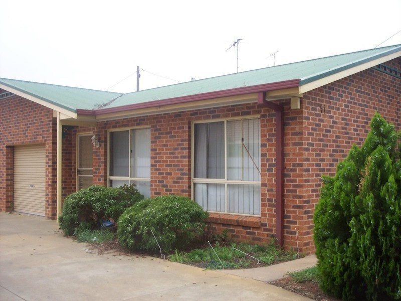 1/41 Coolah Street, Griffith NSW 2680