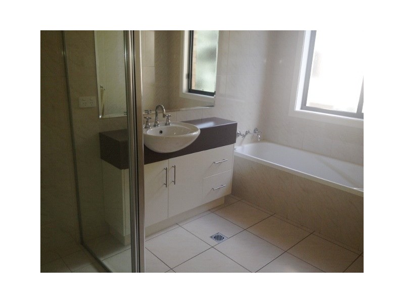 2 SALVANZA CRES, Griffith NSW 2680