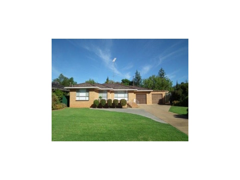 32 BLUMER AVENUE, Griffith NSW 2680