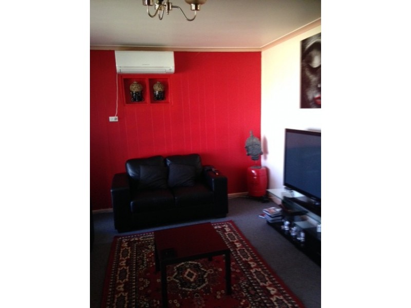 6 Johnson Place, Griffith NSW 2680