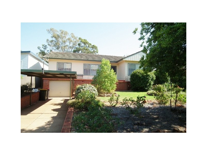 25 WOOD RD, Griffith NSW 2680