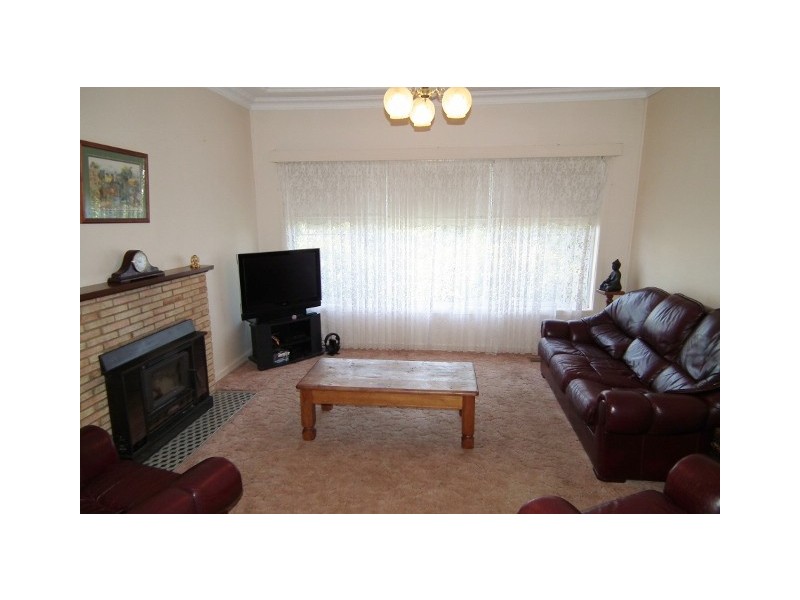 25 WOOD RD, Griffith NSW 2680