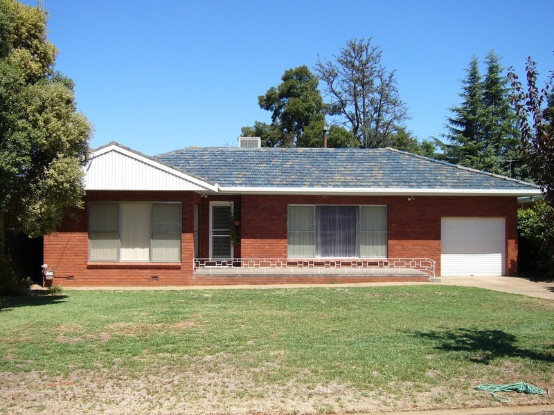 55 LANGLEY CRESCENT, Griffith NSW 2680