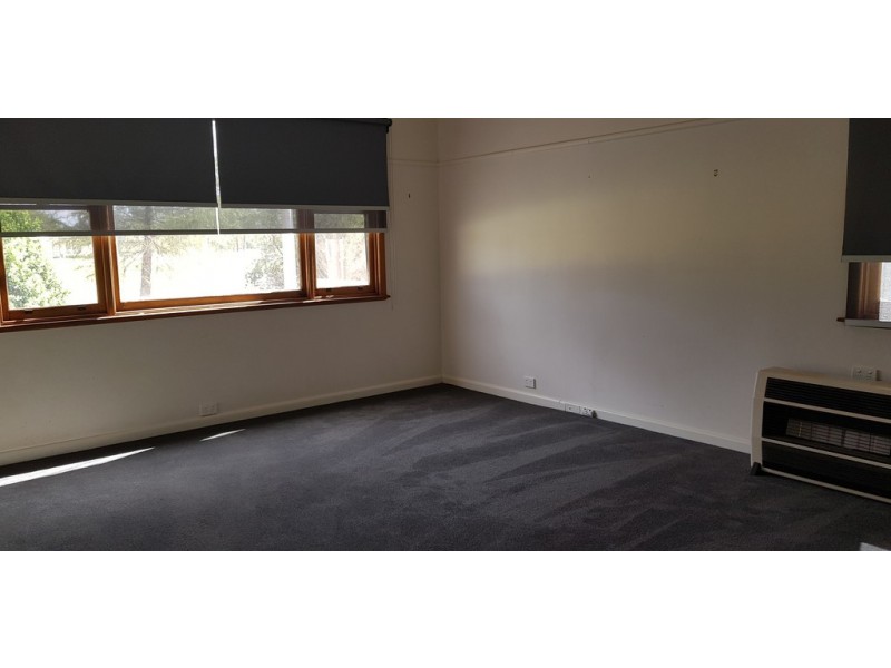 39 Napier Street, Goolgowi NSW 2652