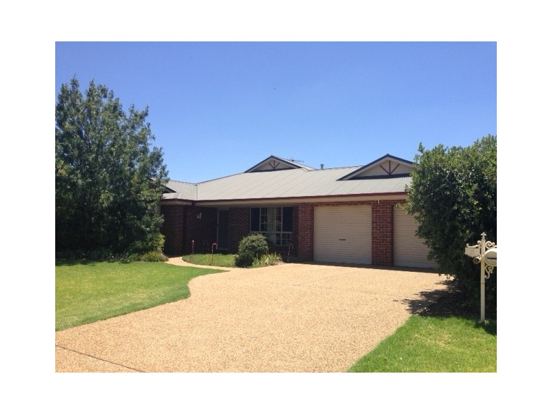 9 MONTROSE DRIVE, Griffith NSW 2680