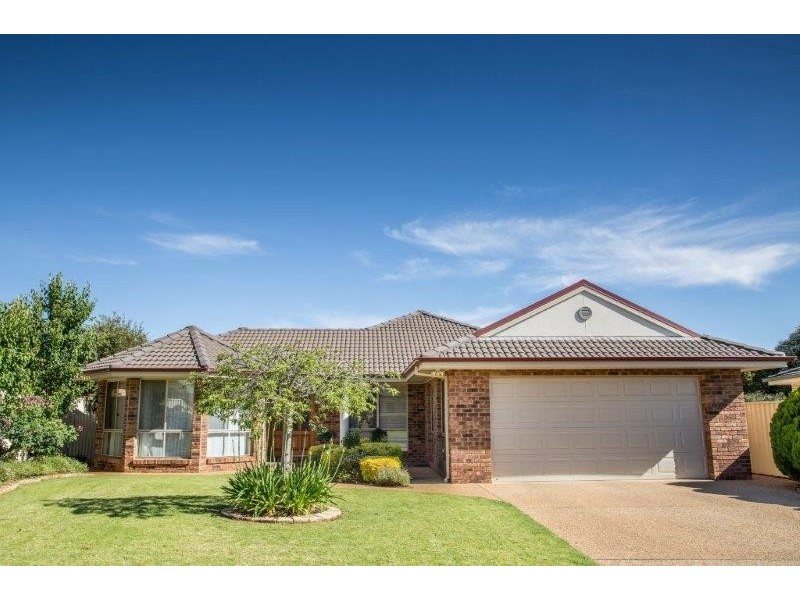 2 MARDON PLACE, Griffith NSW 2680