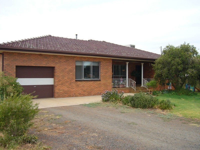 899 Watkins Avenue, Griffith NSW 2680