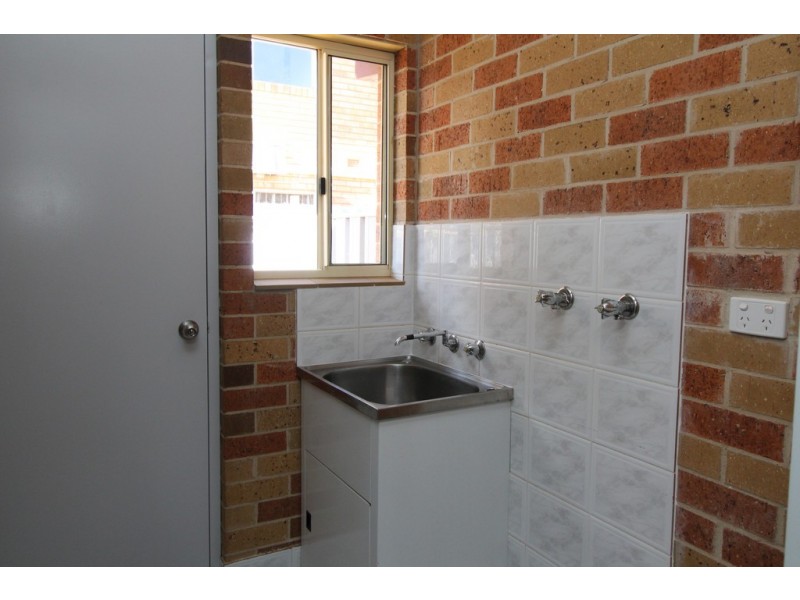 2/41 Coolah Street, Griffith NSW 2680