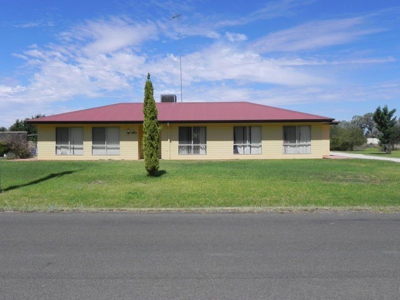 34-36 LACHLAN STREET, Hillston NSW 2675