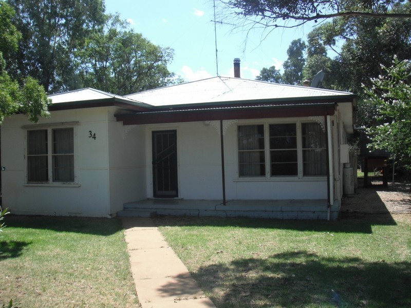 34 BYRON STREET, Hillston NSW 2675