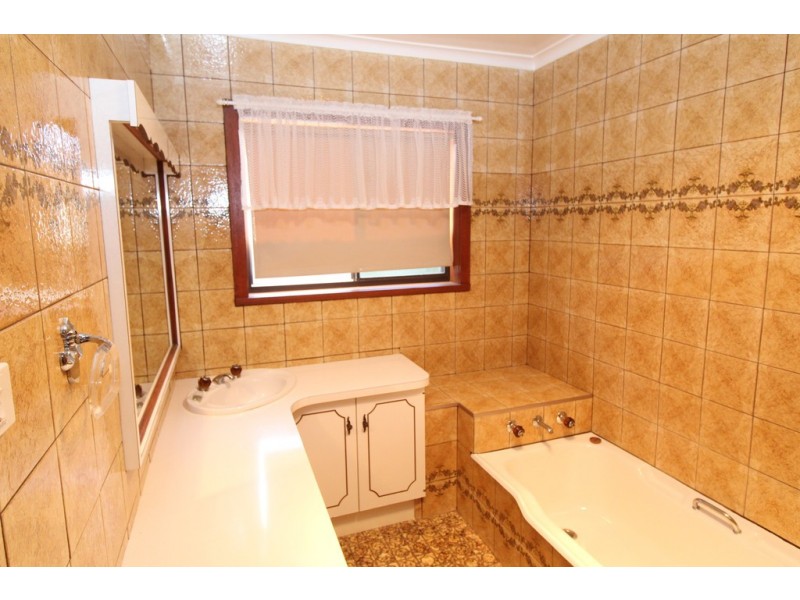 77 Blumer Avenue, Griffith NSW 2680