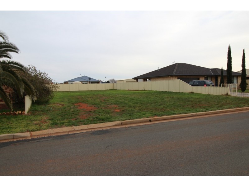 10 Graves Place, Griffith NSW 2680