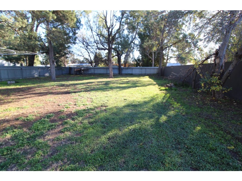 22 Bluebonnet Cres, Coleambally NSW 2707