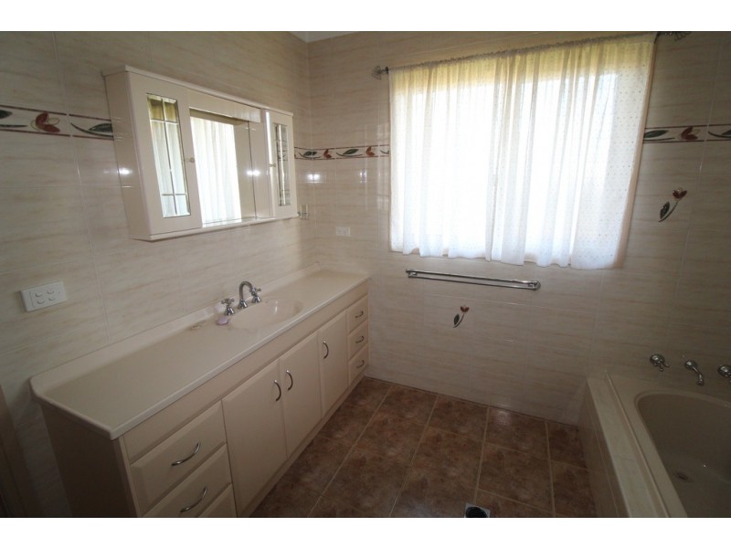 Bob Irvin Road, Griffith NSW 2680