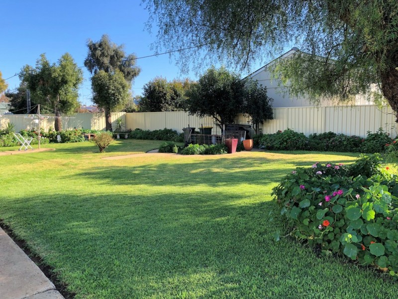 10 Barellan Street, Griffith NSW 2680