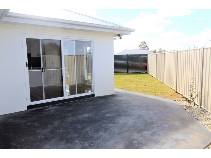 15 Lanza Grove, Griffith NSW 2680