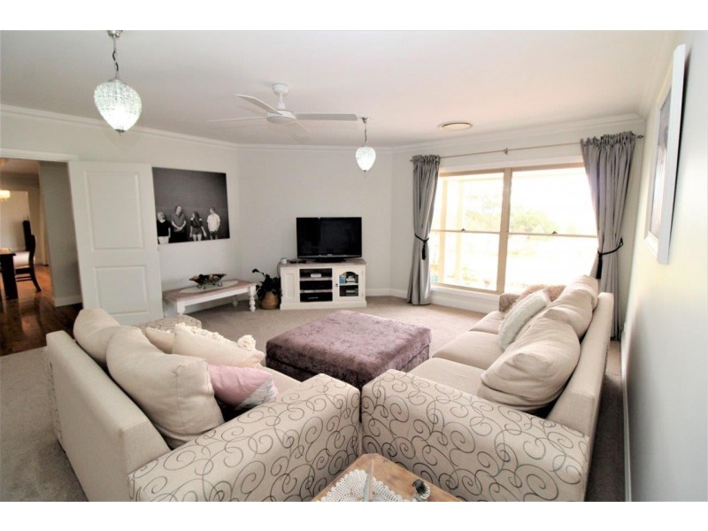 35 Mountain View Road, Myall Park NSW 2681