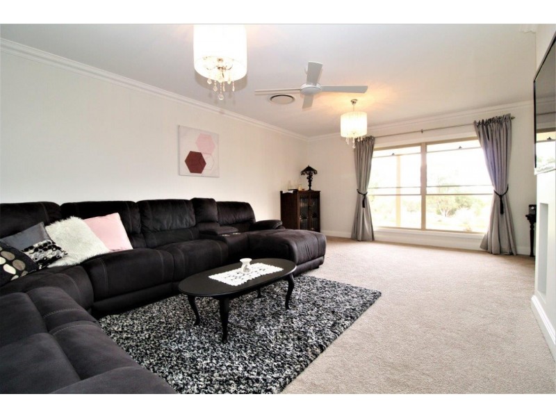 35 Mountain View Road, Myall Park NSW 2681