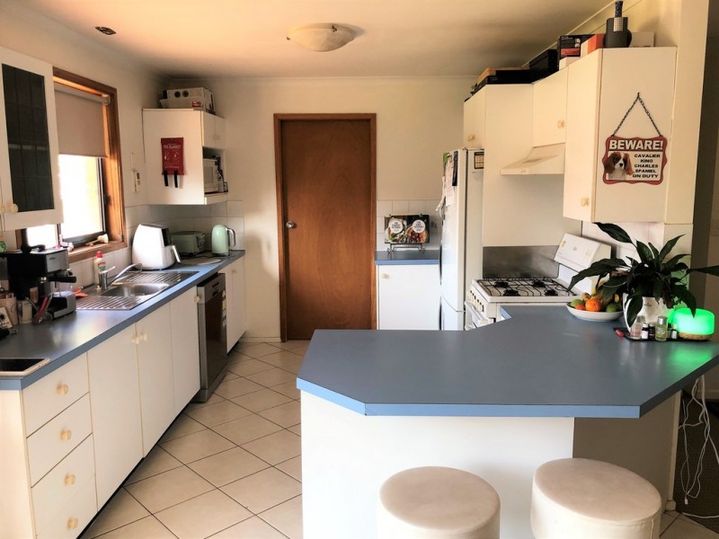 17 School Street, Hanwood NSW 2680