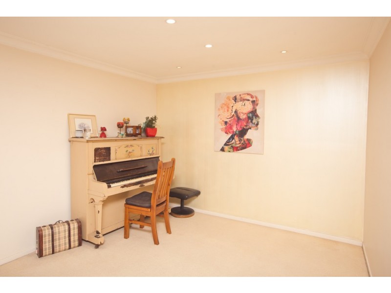 14 Little Road, Griffith NSW 2680