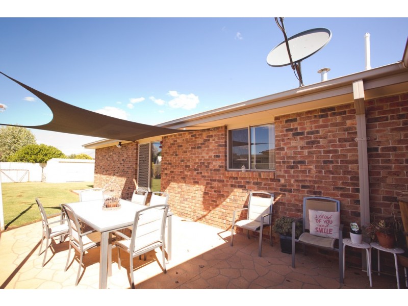 14 Little Road, Griffith NSW 2680
