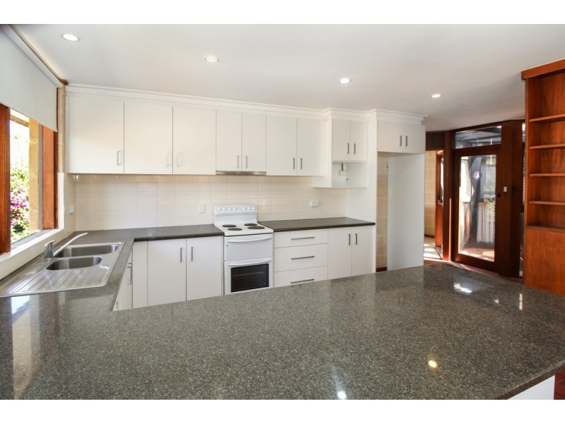 9 Foster Place, Griffith NSW 2680