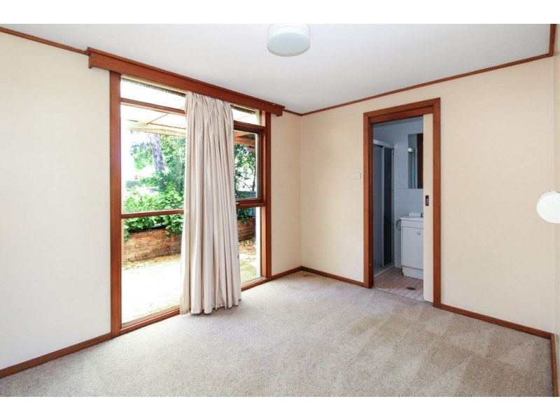 9 Foster Place, Griffith NSW 2680